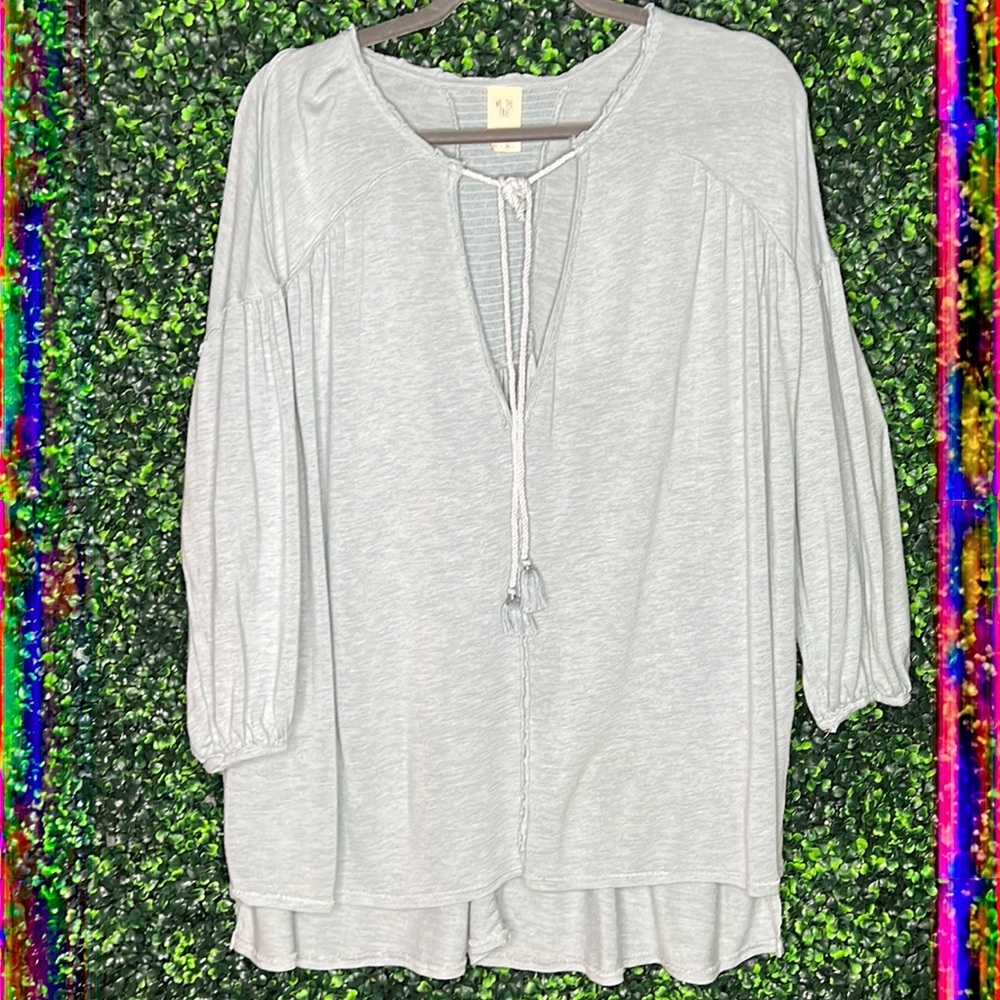 Free People White Just A Henley V Neck 3/4 Tunic size M light blue